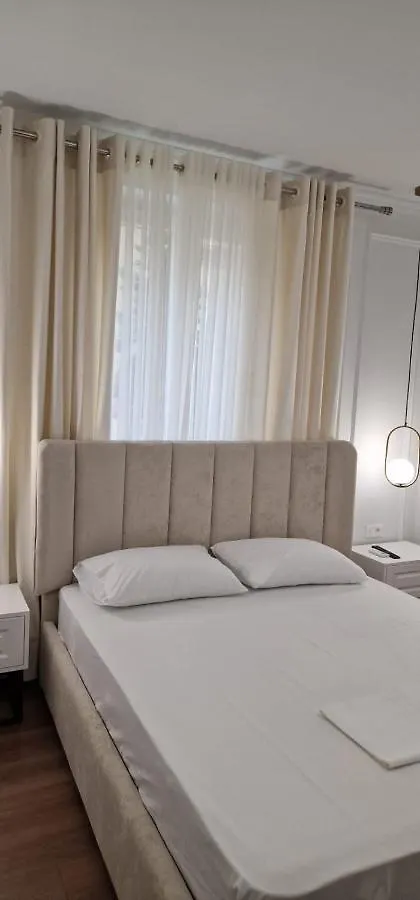 Heart Of Tirana Apartment אלבניה